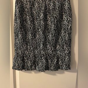 Ann Taylor Petite black and white pleated bottom skirt.